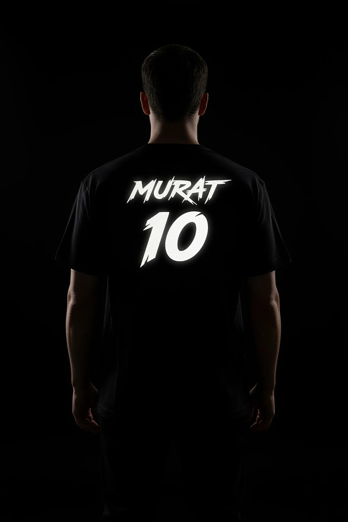 MURAT 10 reflektör baskısı yakın çekim, grafiti font ve büyük 10 rakamı