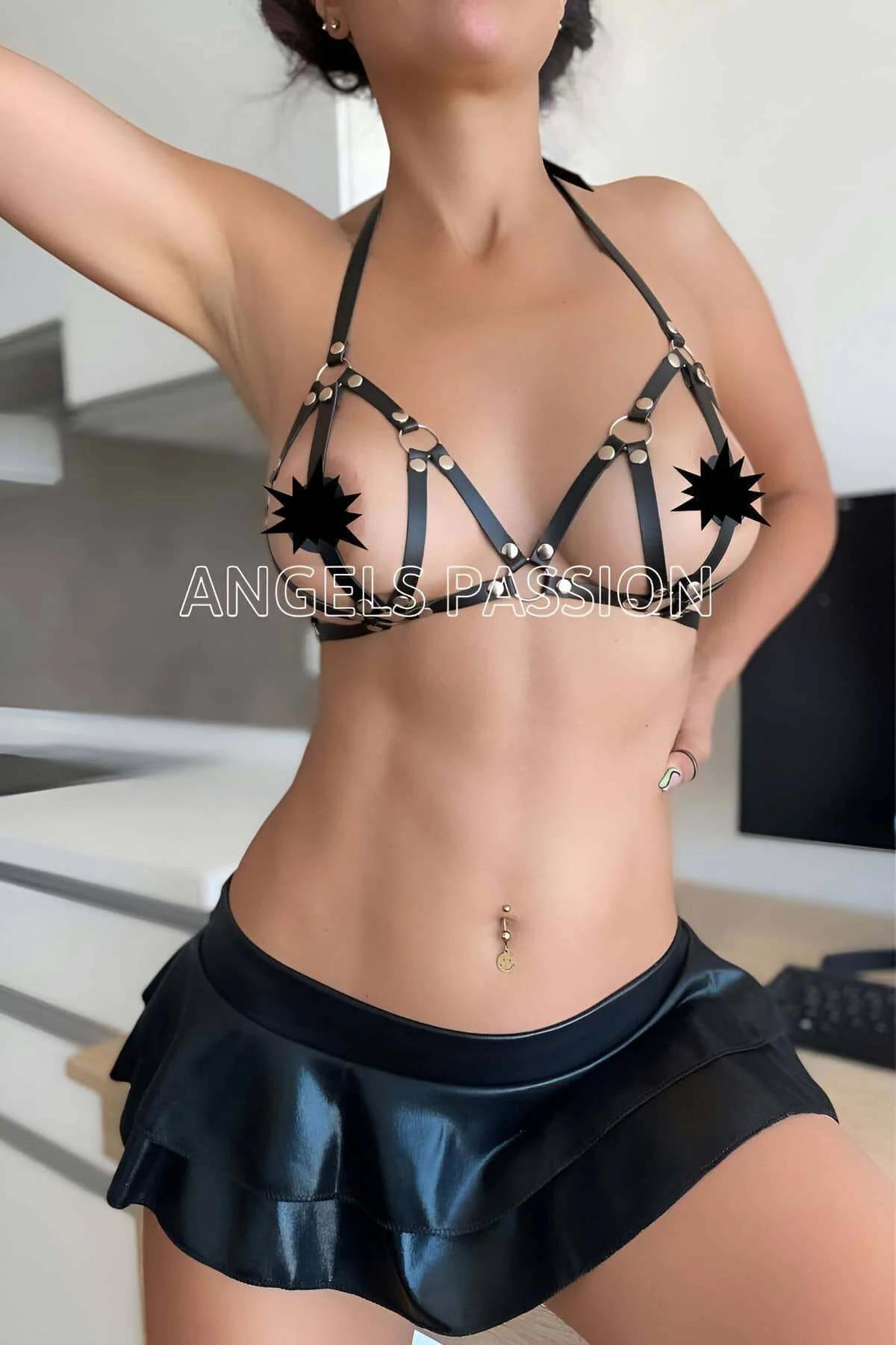 អាវទ្រនាប់ខ្សែរុំខ្លួនស្បែកខ្មៅម៉ូដខ្សែច្រើន