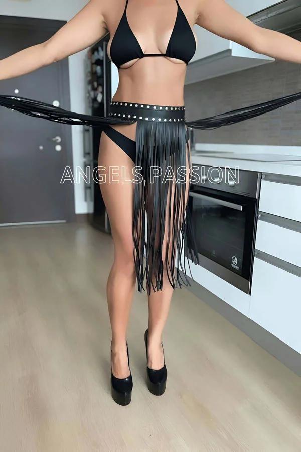 ខ្សែក្រវាត់ចង្កេះស្បែកព្រលយមានដាំគ្រាប់ដែក