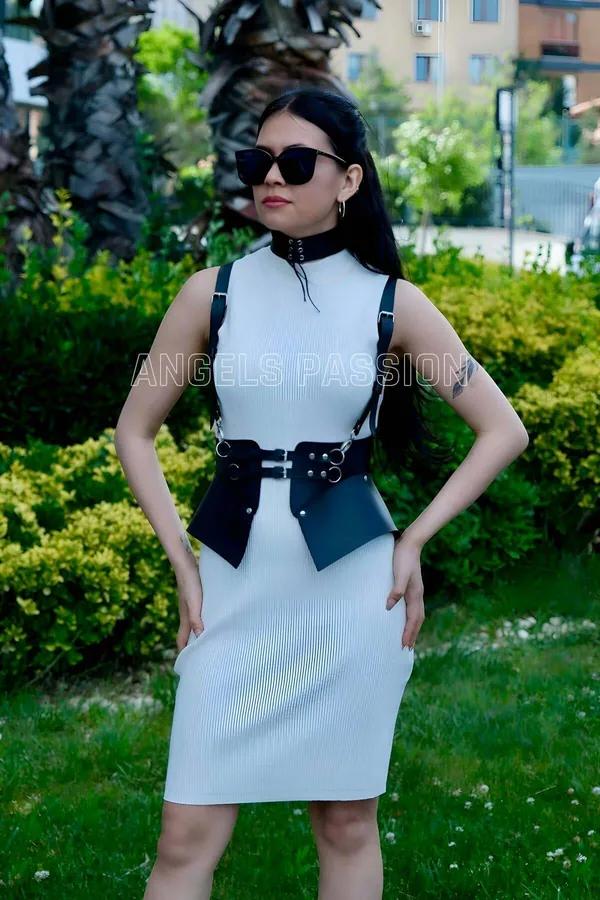 ខ្សែក្រវ៉ាត់ Harness ស្បែកស្ត្រី ម៉ូតប្លែកទាន់សម័យ ជាមួយខ្សែក
