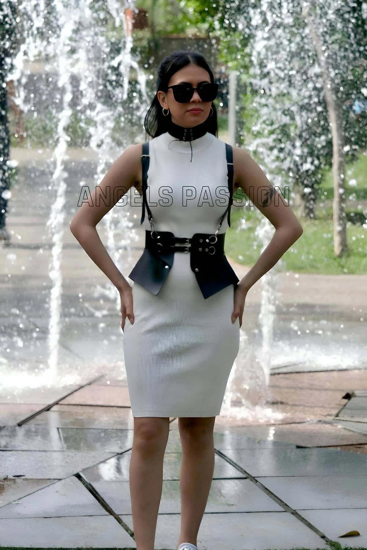 ខ្សែក្រវ៉ាត់ Harness ស្បែកស្ត្រី ម៉ូតប្លែកទាន់សម័យ ជាមួយខ្សែក