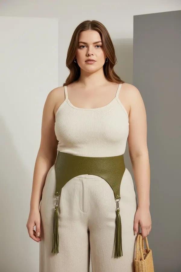ខ្សែក្រវាត់រឹតចង្កេះ corset ពណ៌បៃតងអូលីវ តុបតែងសរសៃបន្តោងស្បែកវែង ២០ សង់ទីម៉ែត្រសងខាង និងឡេវចុចដែកខាងក្រោយ