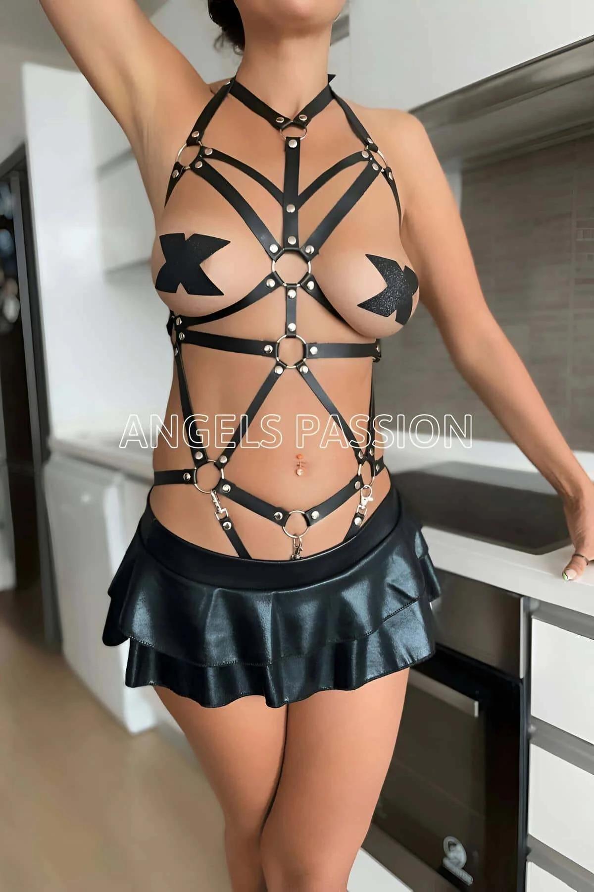 ខ្សែក្រវាត់ខ្លួនរាងទ្រុងពេញមួយតួជាមួយកងមូលច្រើន